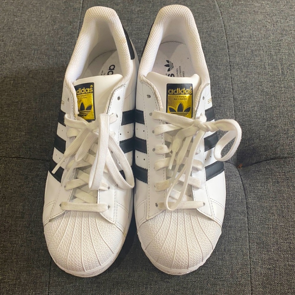 👟 Adidas Superstar Sneakers